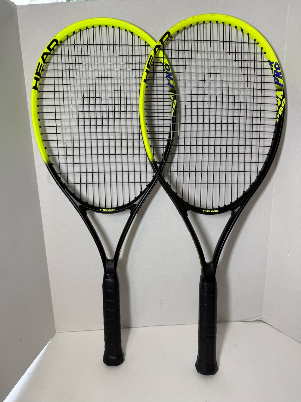 2 Head Tour Pro Tennis Racquets 4 3/8 Grip Pre Strung Bundle